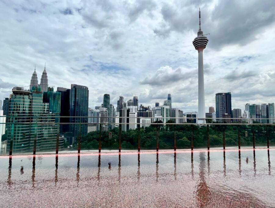 Apartamento #211 M101 Dang Wangi Klcc View Pool By Livin Kuala Lumpur Exterior foto